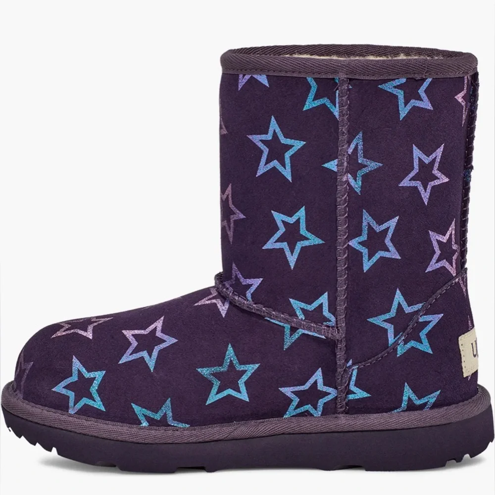 UGG Classic ll Iridescent Stars Boot - Starry Boots Youth/Big Kid Size 6 (NWOT)